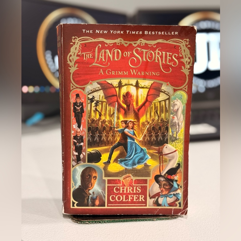 The Land of Stories Book 3: A Grimm Warning by Chris Colfer Paperback